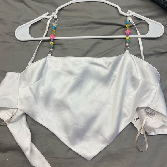 BRAND NEW NEVER WORN. Forever 21 Top. - Picture 1 of 3